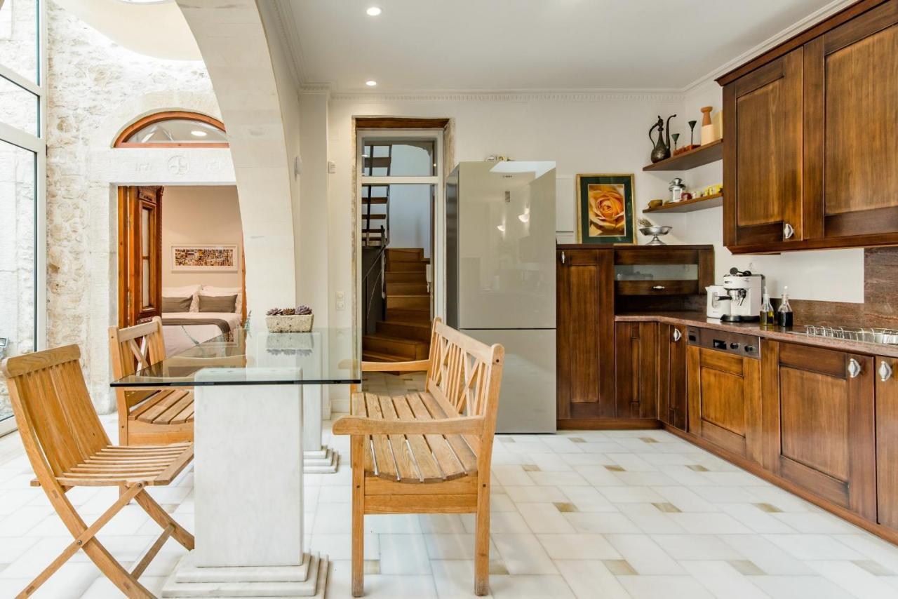 Minimalist Stone Country House Arhánesz Kültér fotó